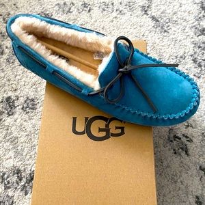 NWT UGG Dakota Moccasins